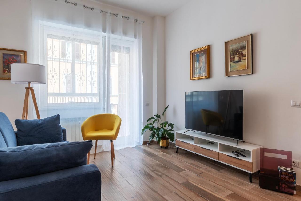 Piazza Re Di Roma Comfy Apartment Exterior photo